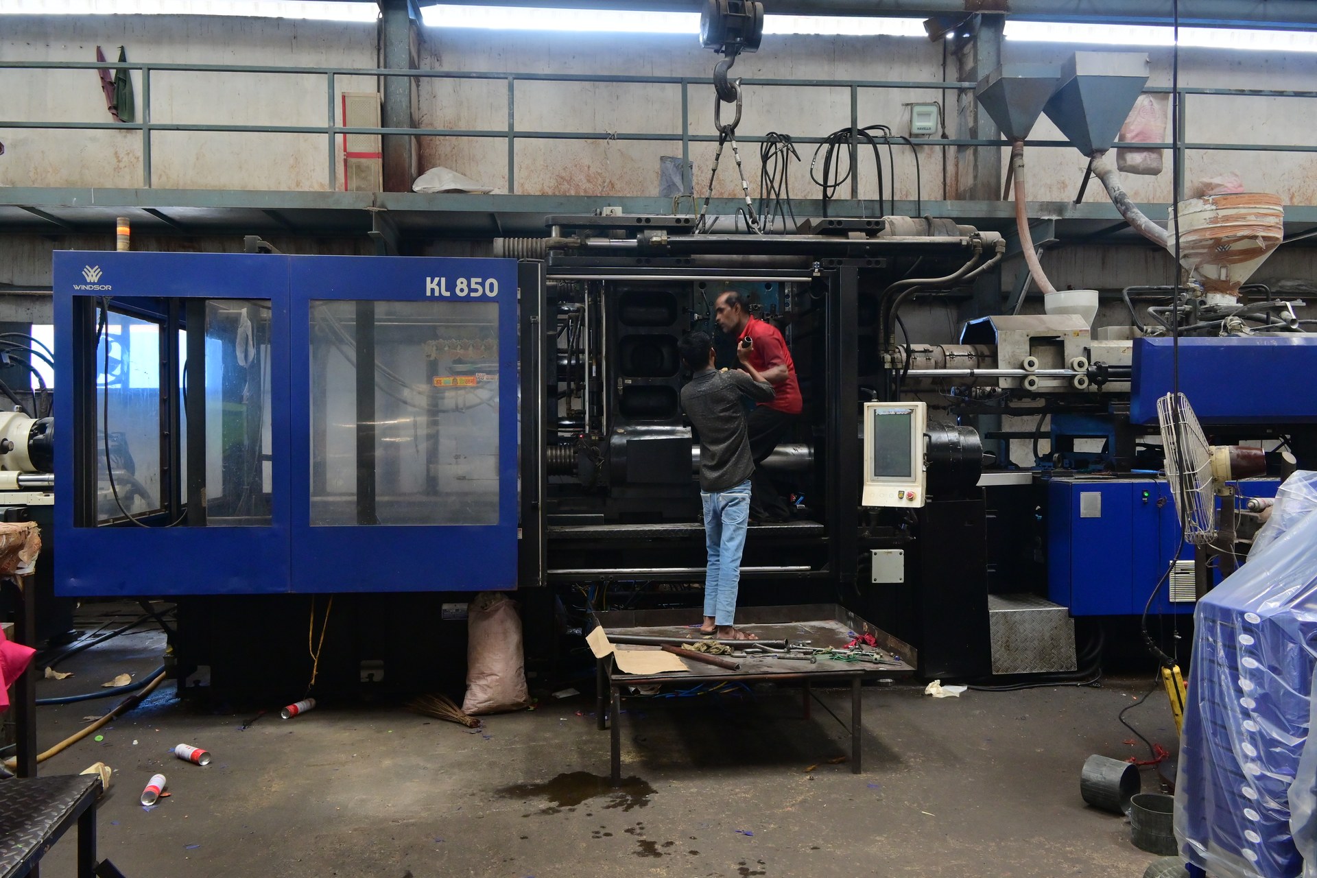 Windsor KL 850 Injection Moulding Facility